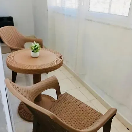 Grazioso Bilocale Con Veranda Lägenhet Tirana
