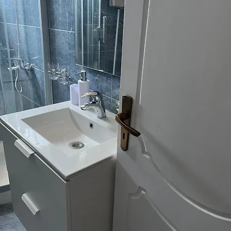 Apartment Grazioso Bilocale Con Veranda *