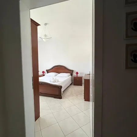 Grazioso Bilocale Con Veranda Apartment *